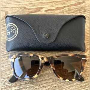 Ray-Ban Wayfarer Sunglasses RB2140